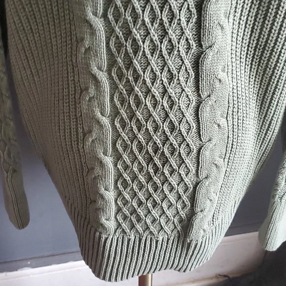 Aerie green cable knit vneck pullover sweater size XS - Picture 13 of 16